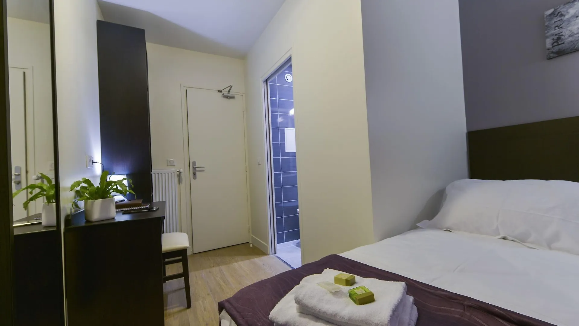 Du Quai De Seine Hotel 2*